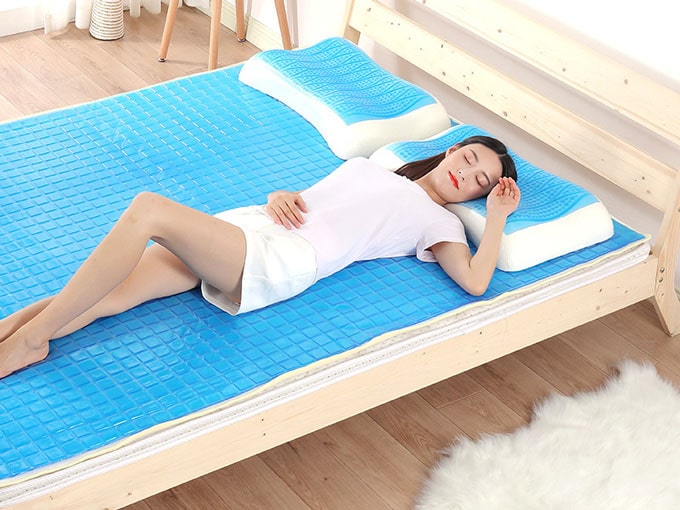 Cooling mattresses for hot sleepers
