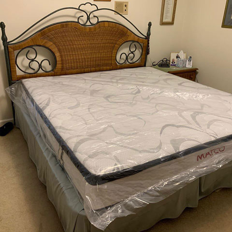 Queen Medium Firm mattress - Pairs Point, Fl