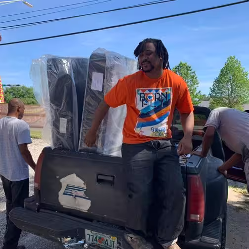 Bed: Full size - LOCAL pick up Bed: Full size - LOCAL pick up